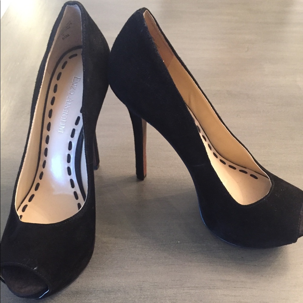 Enzo Angiolini size 6.5 black velvet platform